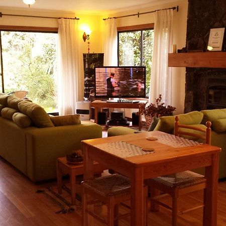 Frontera Pucon Hostel B&B Extérieur photo